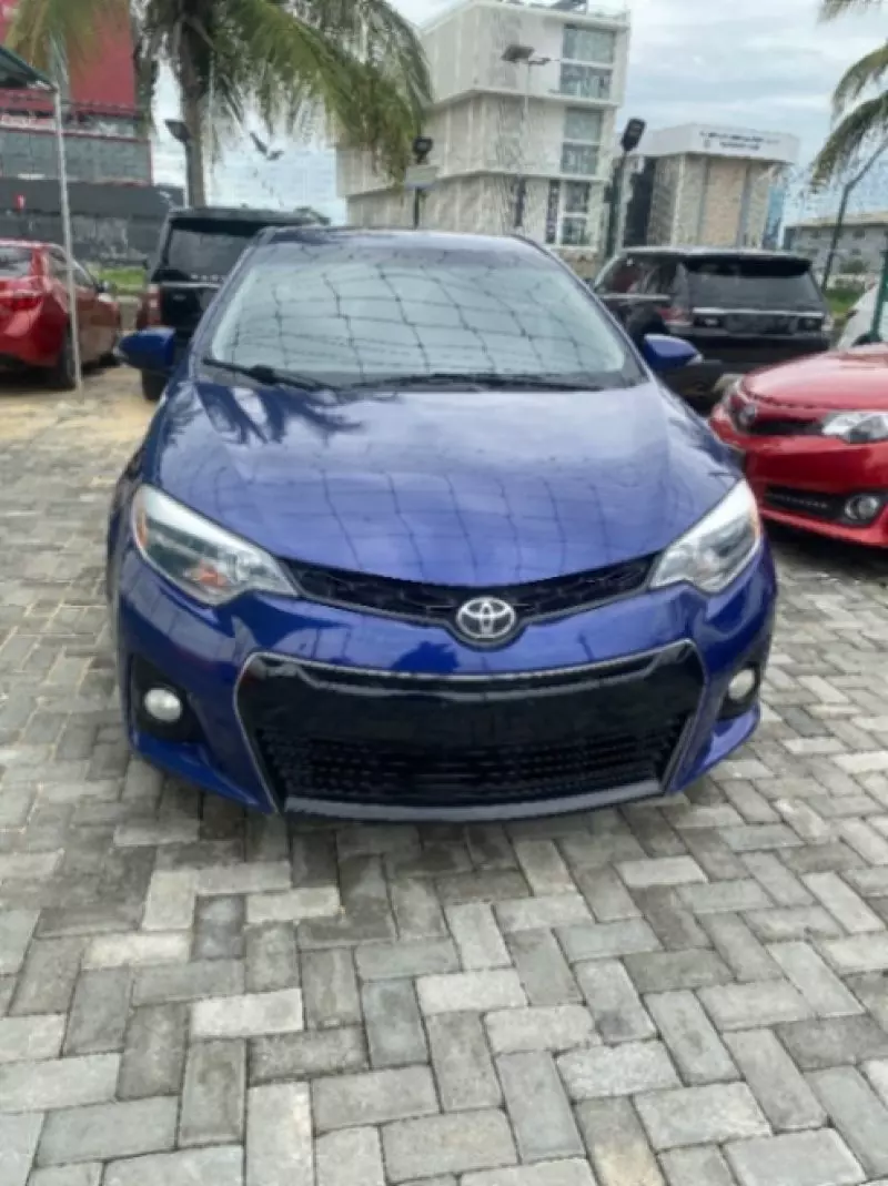 Toyota Corolla   - 2016