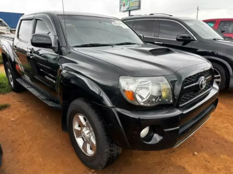 TOYOTA Tacoma - 2011