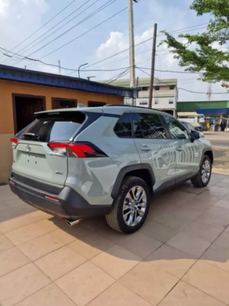 TOYOTA RAV 4   - 2023