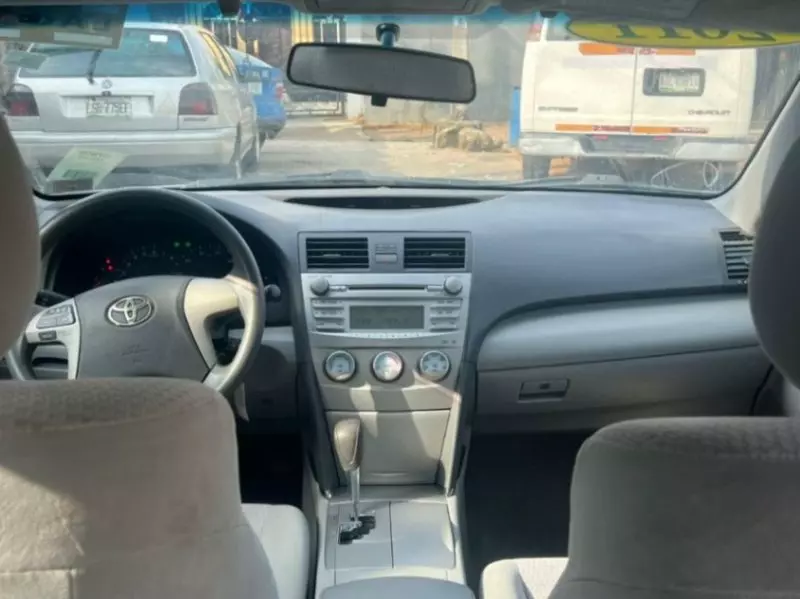 Toyota Camry   - 2011