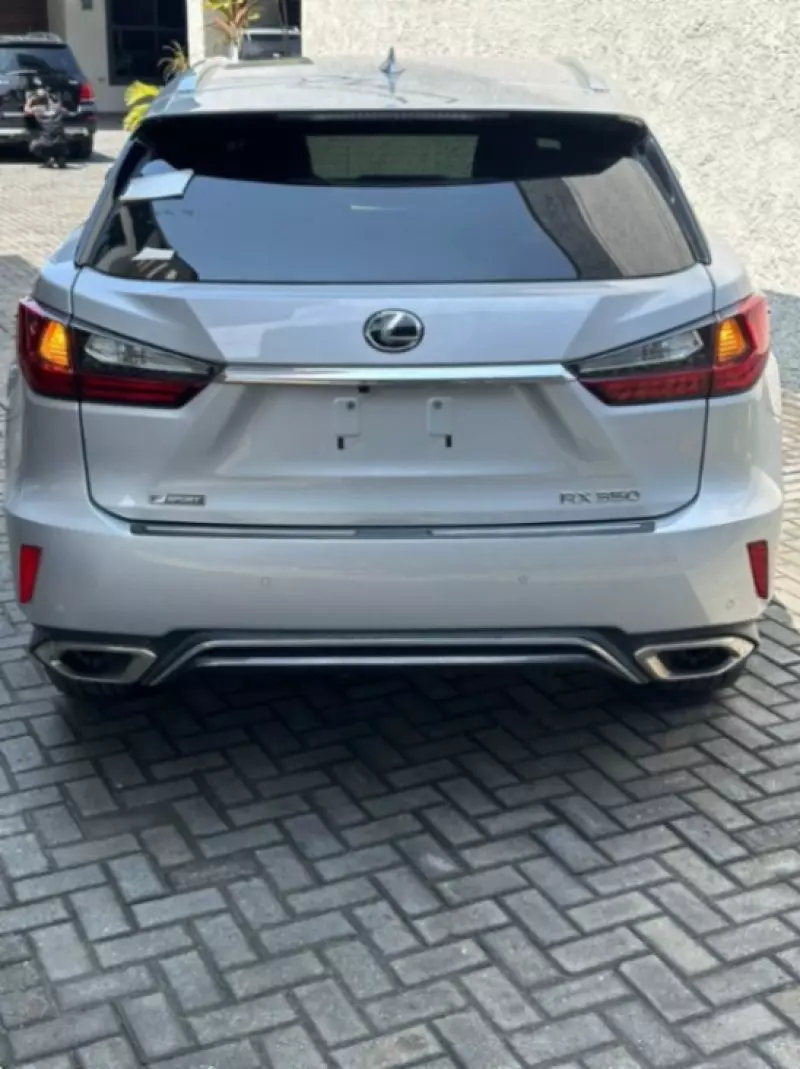 Lexus RX   - 2017