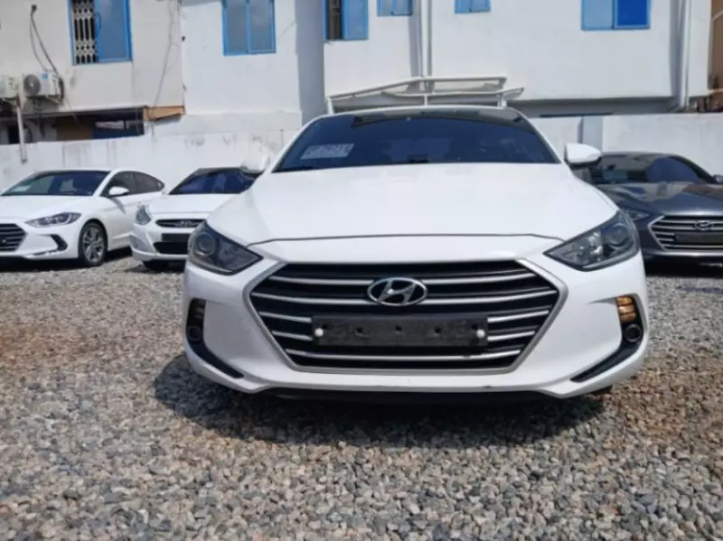 Hyundai Elantra   - 2018