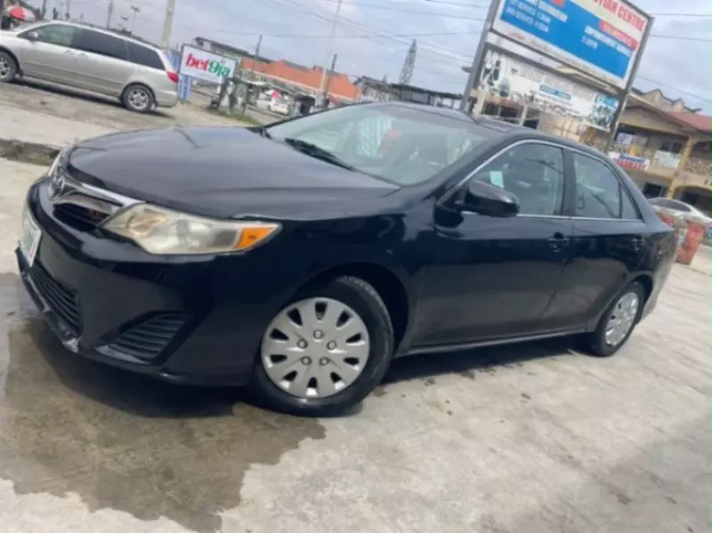 TOYOTA Camry   - 2013