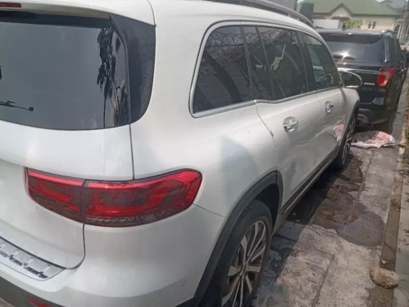Mercedes-Benz GLB 250   - 2021