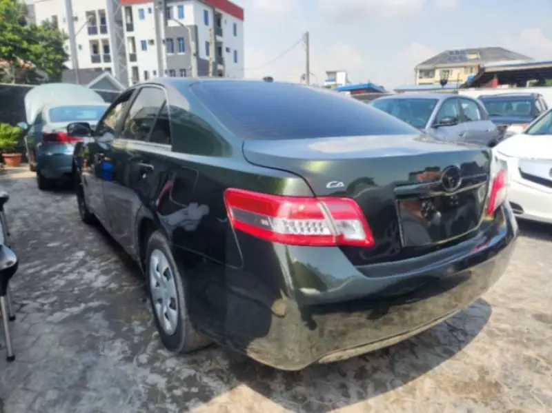 Toyota Camry   - 2010