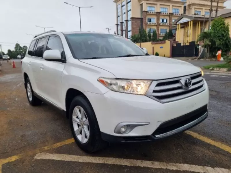 Toyota Highlander   - 2012