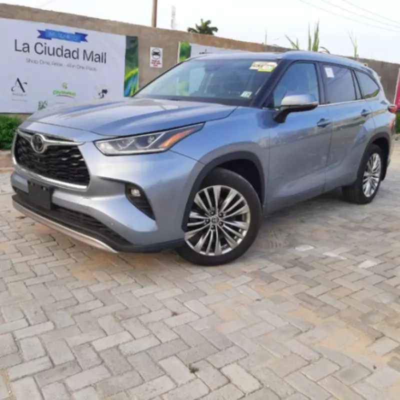 Toyota Highlander   - 2020