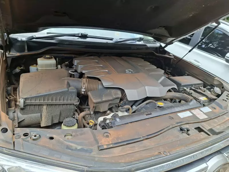 Toyota Landcruiser  V8   - 2016