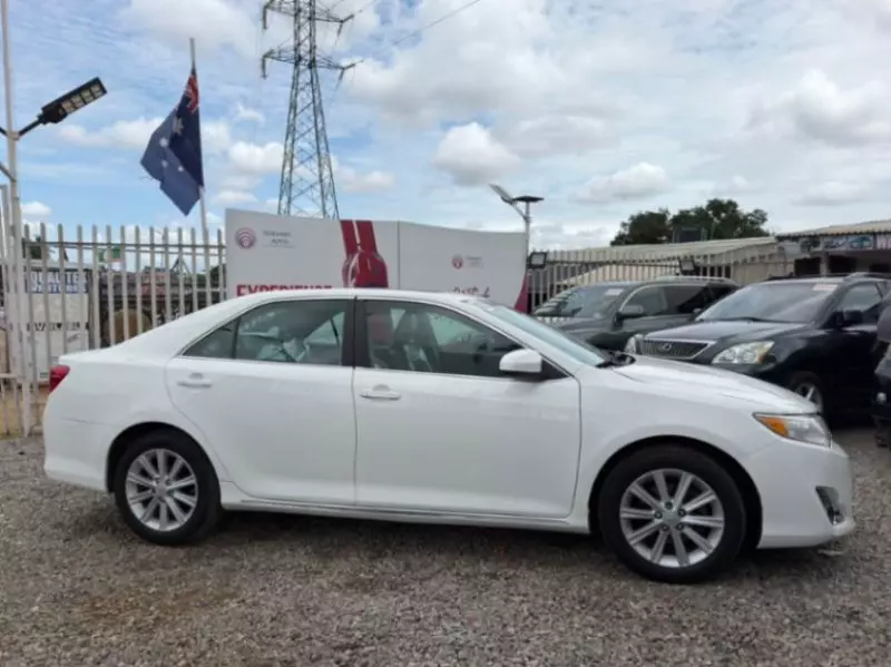 TOYOTA Camry - 2012
