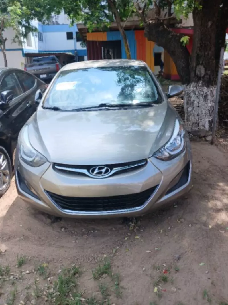 Hyundai Elantra - 2016