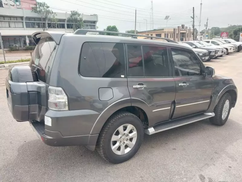 Mitsubishi Pajero - 2020