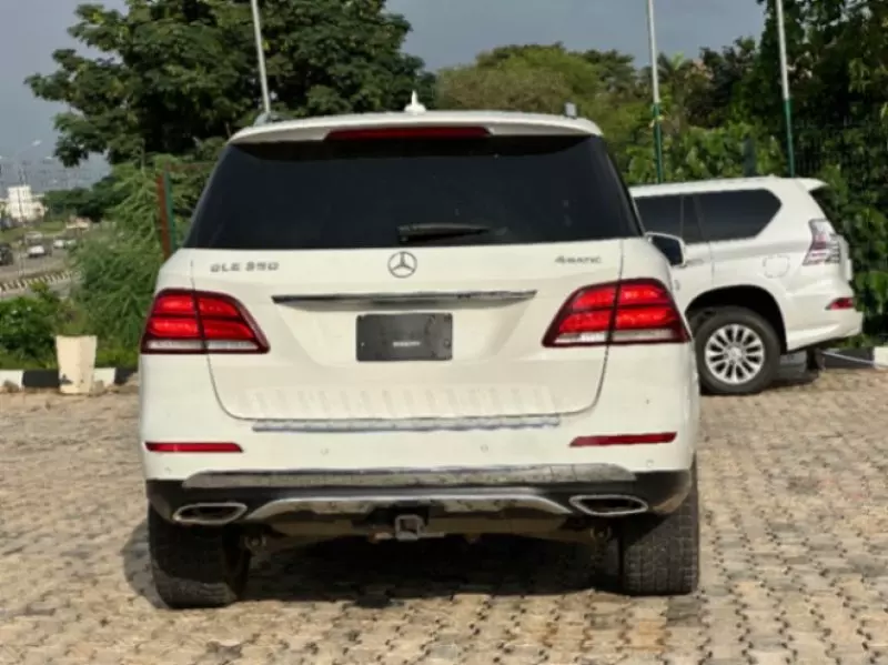Mercedes-Benz GLE-Class   - 2016