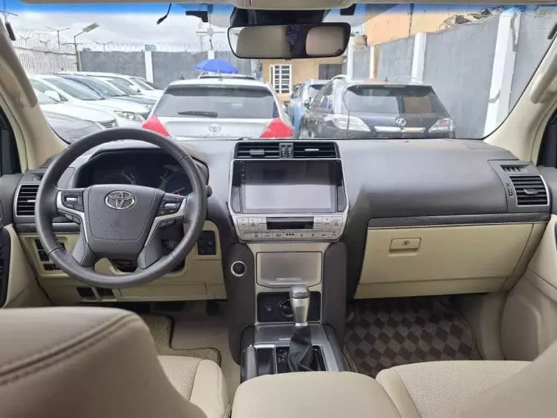 Toyota Landcruiser Prado - 2021