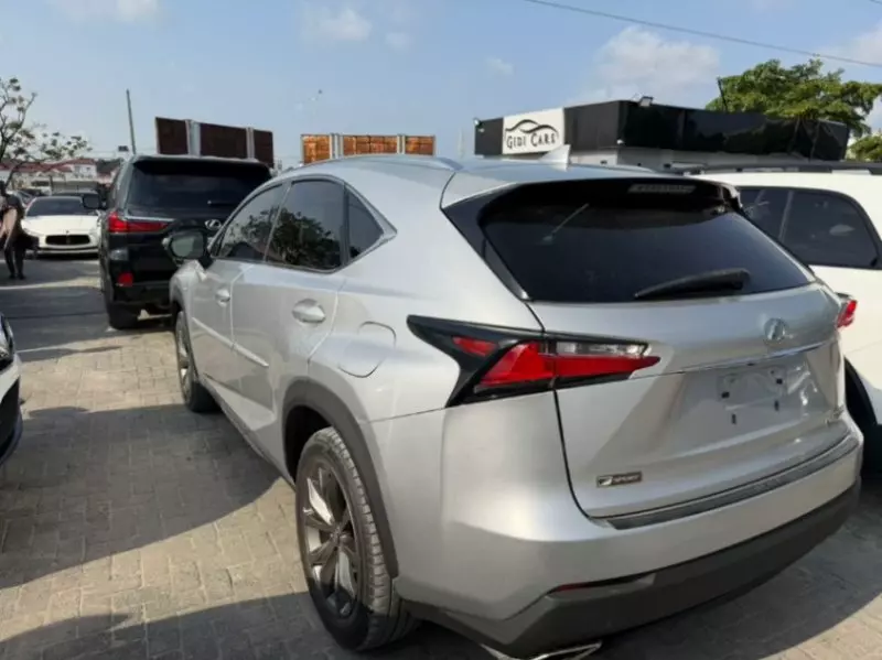 Lexus NX   - 2017