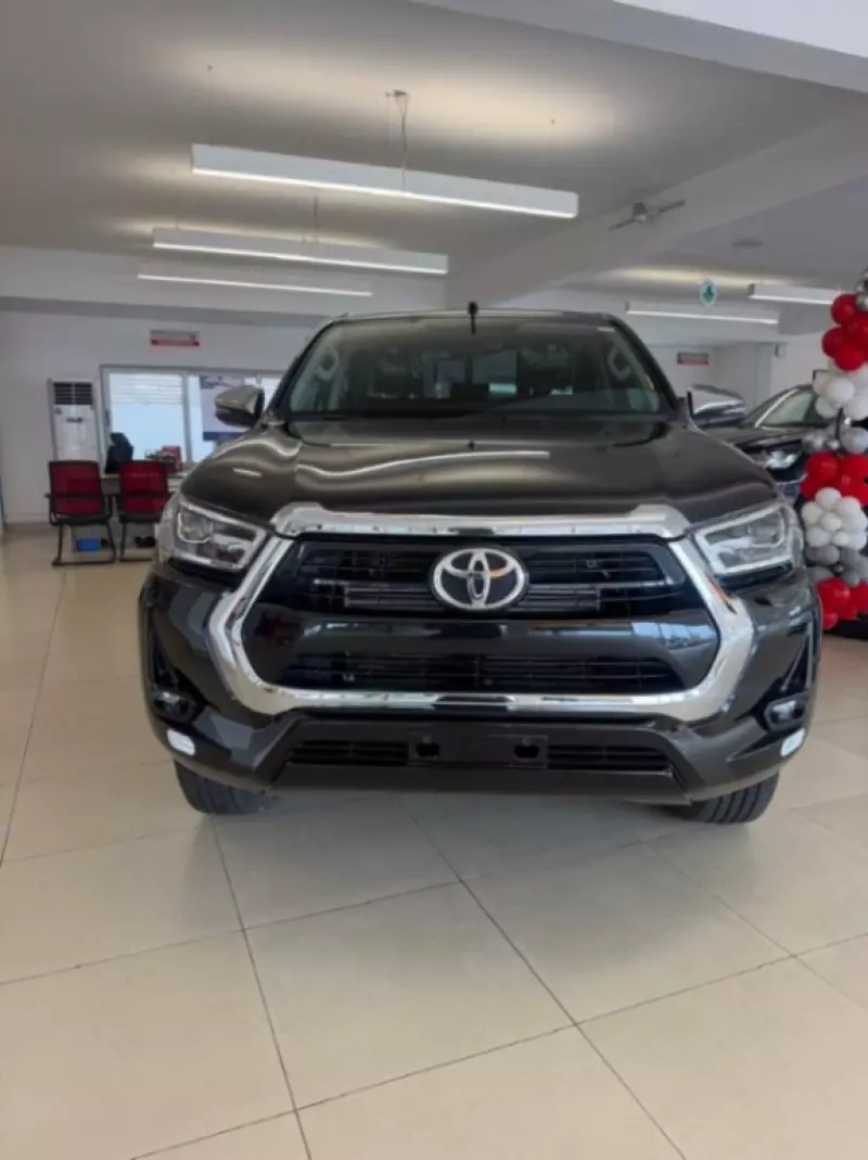 TOYOTA Hilux   - 2026