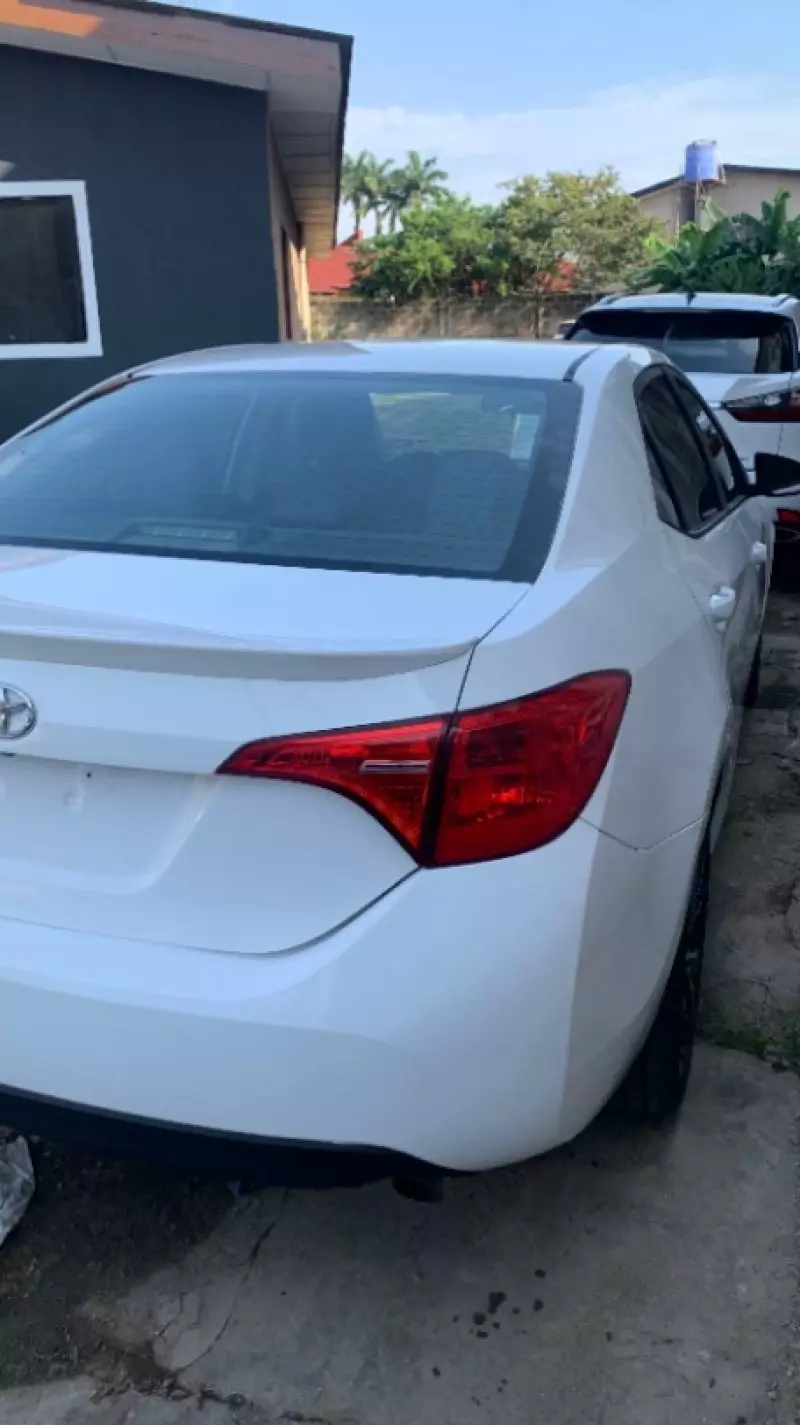 TOYOTA Corolla   - 2017