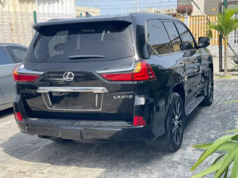Lexus LX 570   - 2016