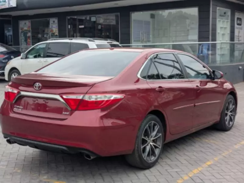 Toyota Camry   - 2016