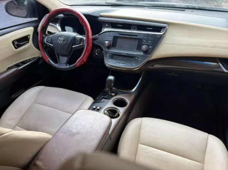Toyota Avalon   - 2014