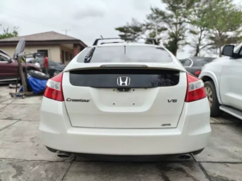 Honda Crosstour   - 2012