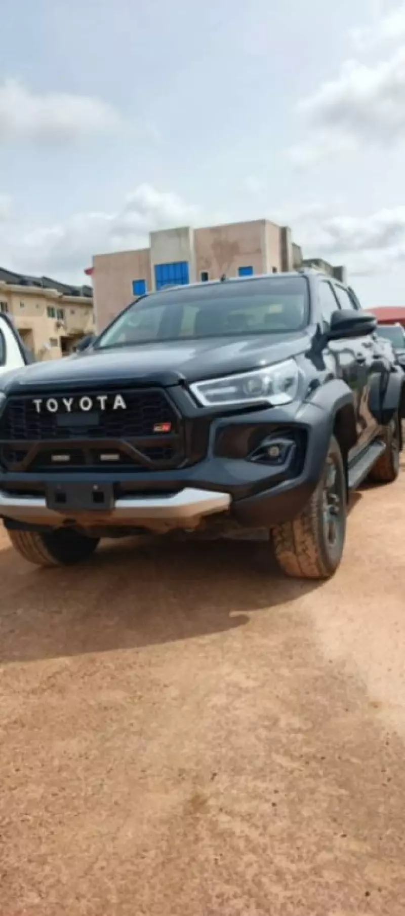 Toyota Hilux   - 2020