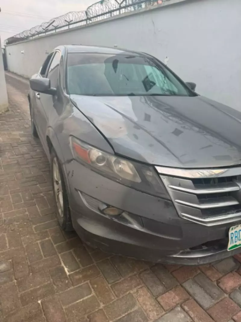Honda Crosstour - 2010