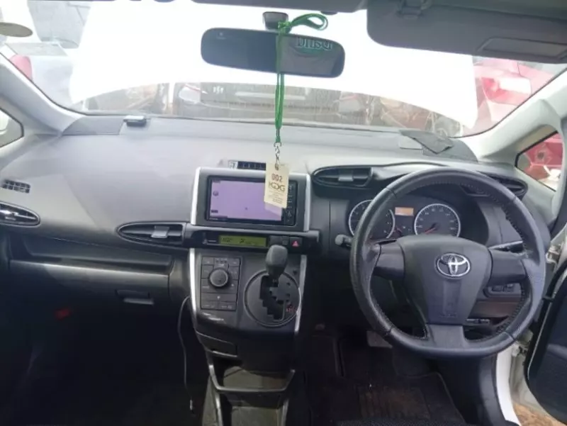 Toyota Wish   - 2012