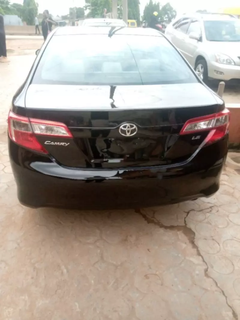 TOYOTA Camry - 2012