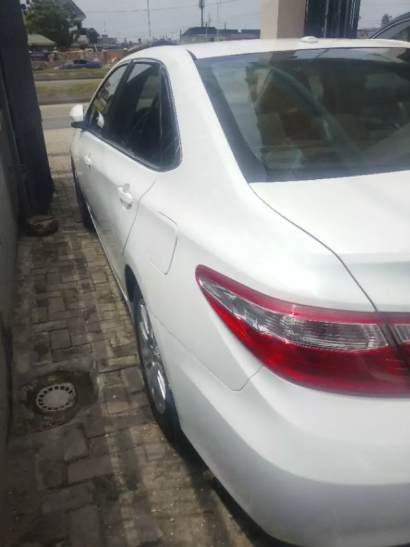 Toyota Camry   - 2016