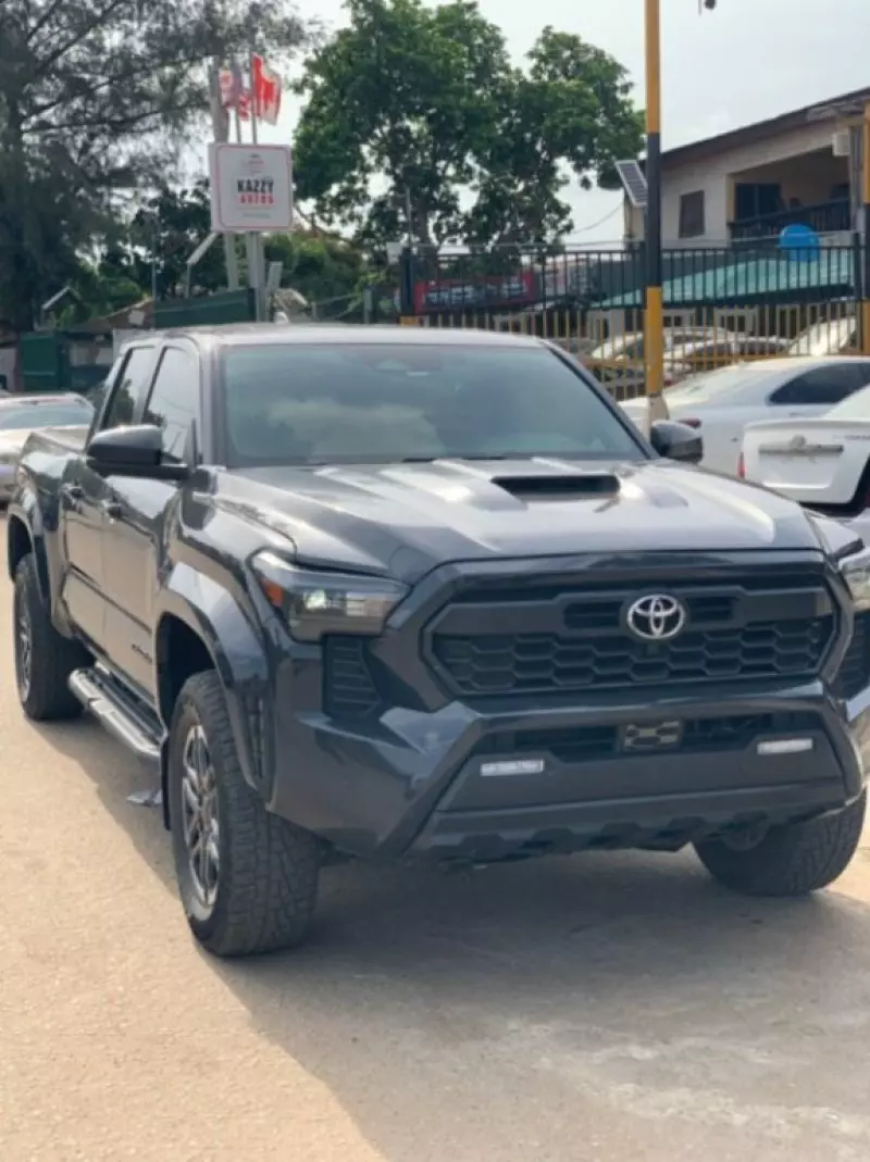 Toyota Tacoma   - 2024