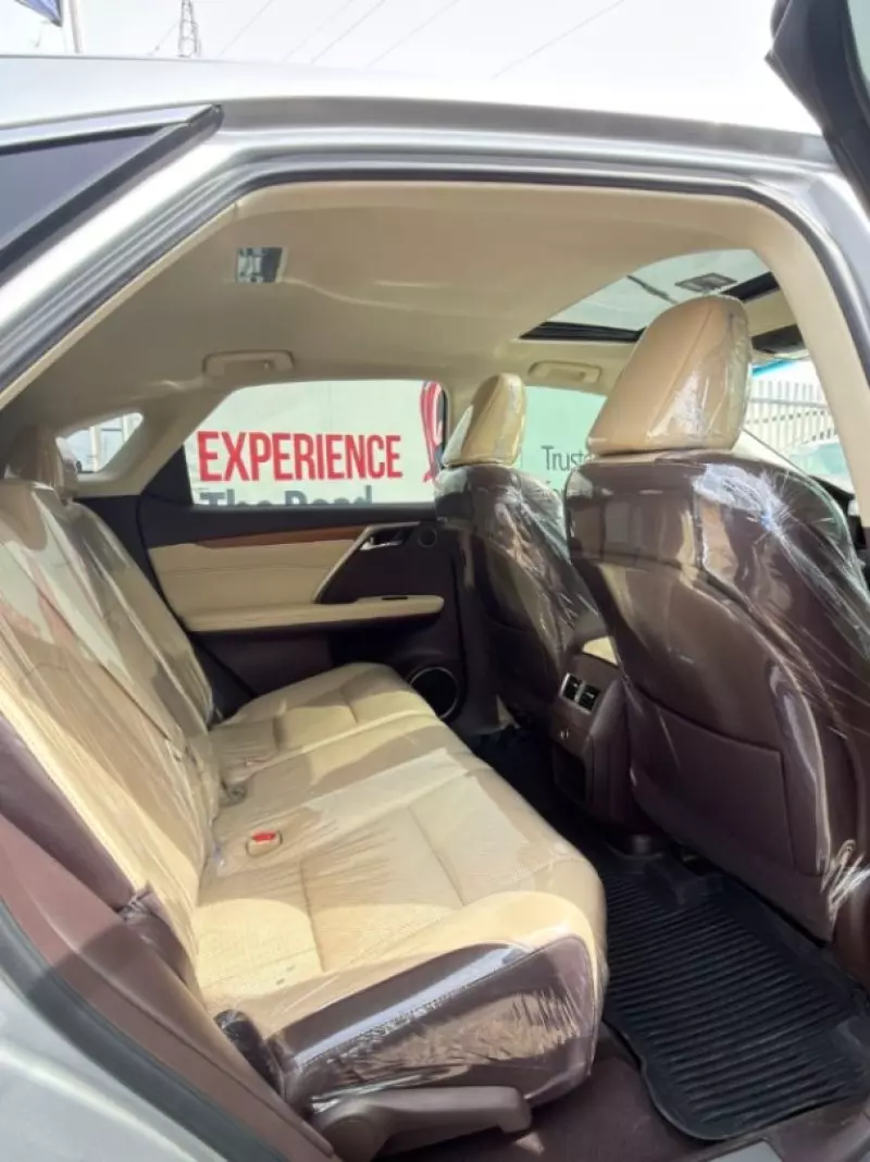 Lexus RX   - 2017