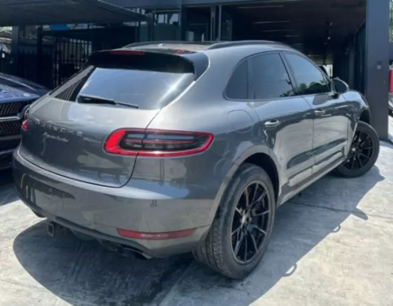 PORSCHE Macan   - 2015
