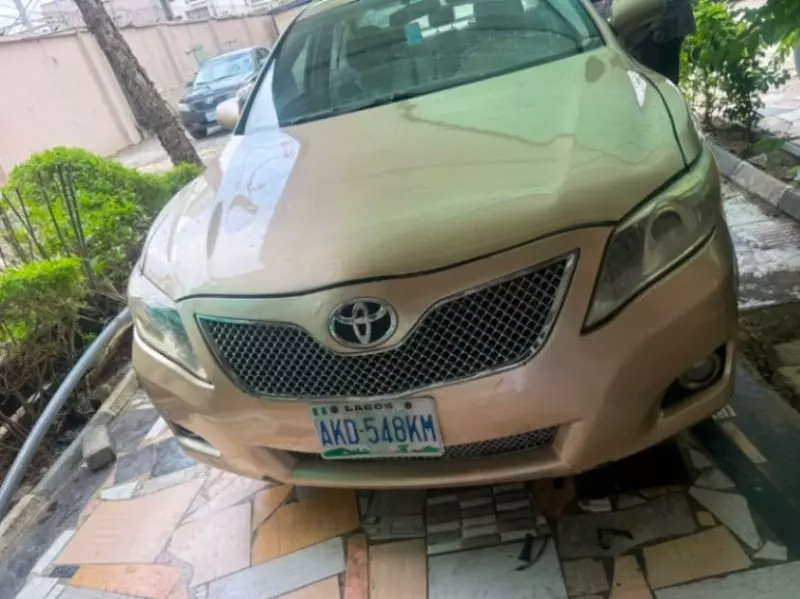 TOYOTA Camry   - 2011