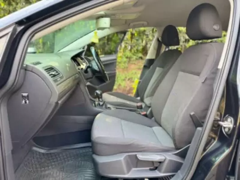 Volkswagen Golf   - 2014