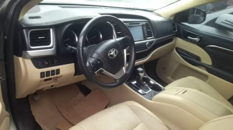 Toyota Highlander   - 2014