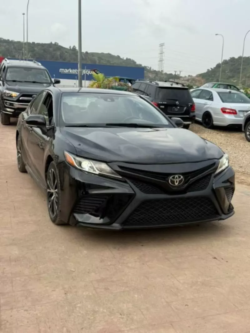 TOYOTA Camry   - 2018