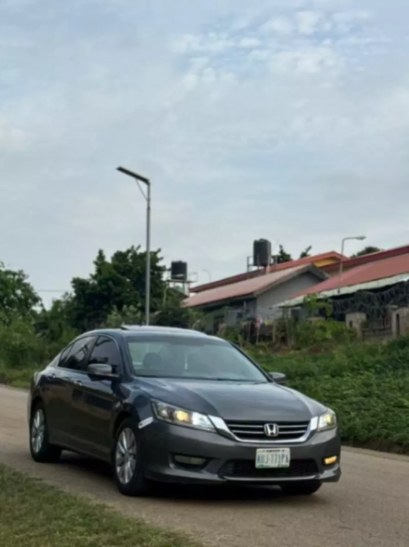 Honda Accord   - 2013