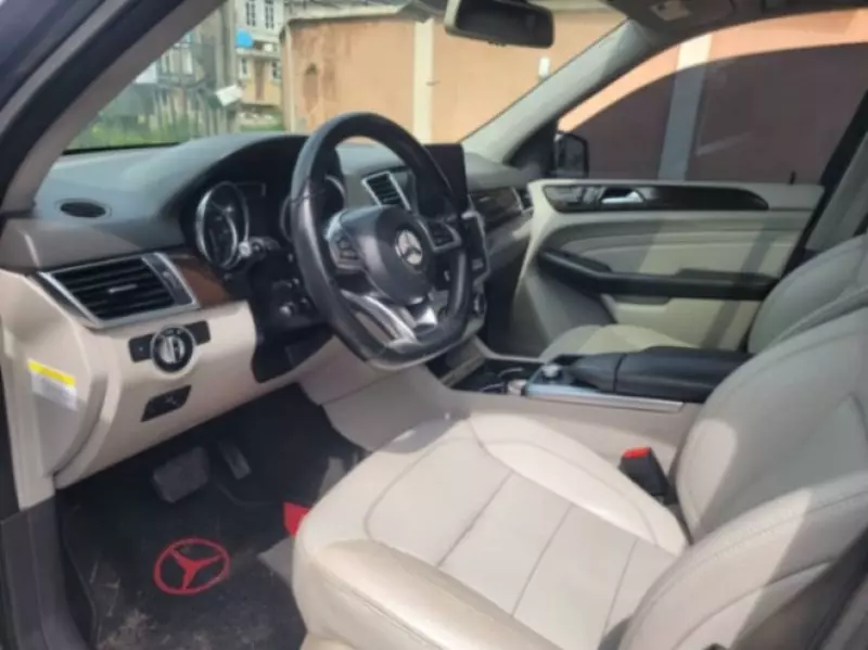 Mercedes-Benz ML 350   - 2012