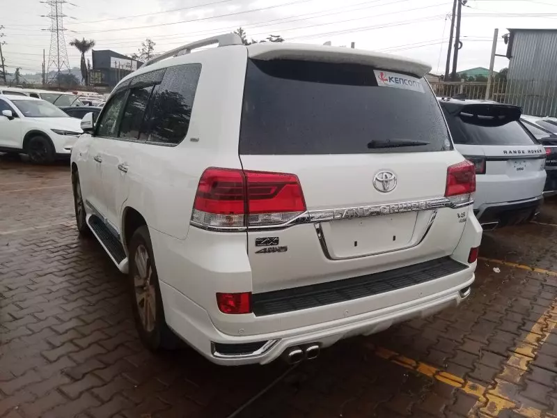 Toyota Landcruiser  V8   - 2016