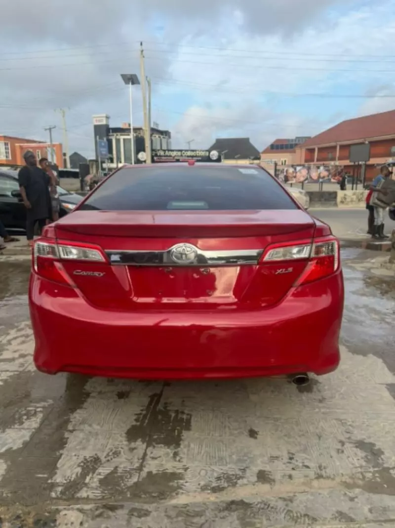 TOYOTA Camry - 2013