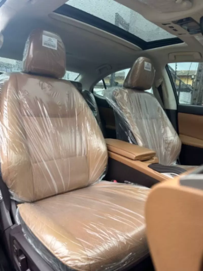 Lexus ES   - 2018