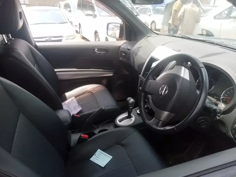 Nissan X-TRAIL    - 2011