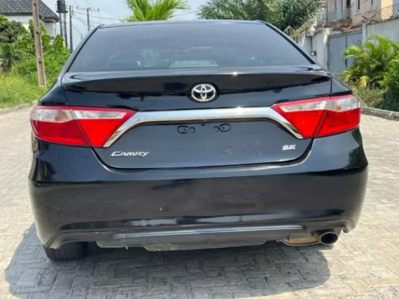 Toyota Camry - 2015