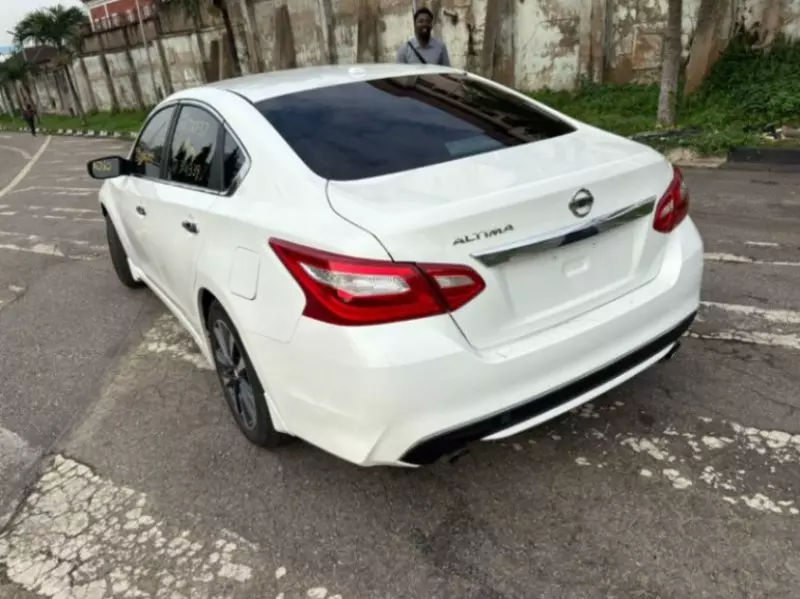 Nissan Maxima   - 2012