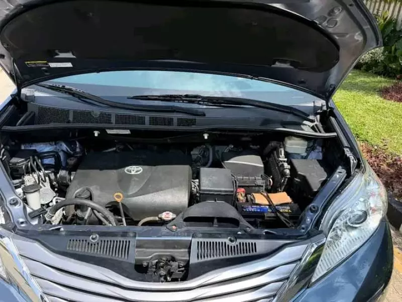 TOYOTA Sienna   - 2017
