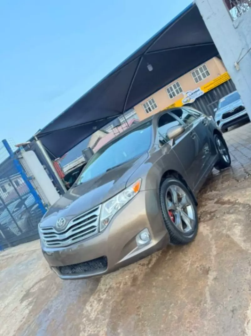 Toyota Venza   - 2011