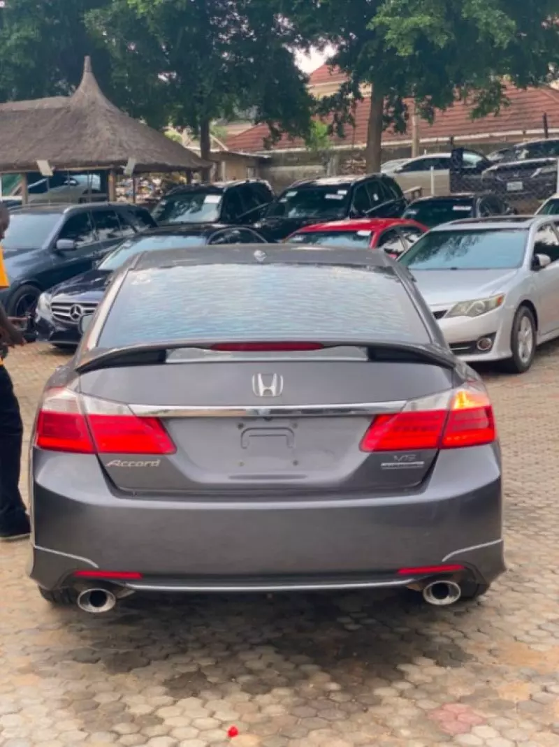 Honda Accord   - 2015
