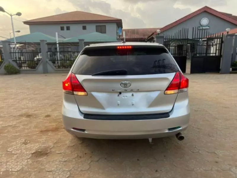 TOYOTA Venza   - 2010