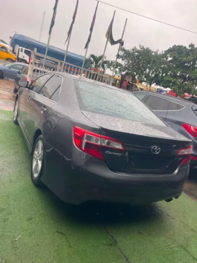 TOYOTA Camry - 2013