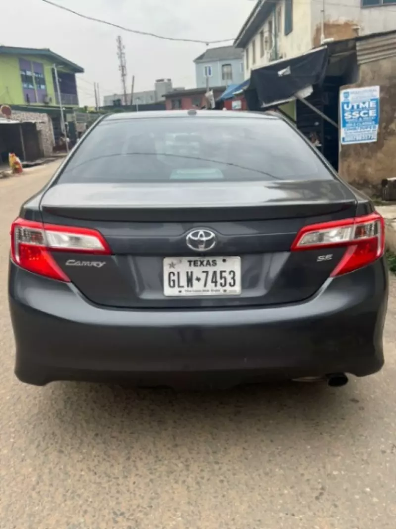 Toyota Camry - 2012